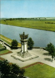 01bBHRac 2169 Torgau Denkmal (1968)