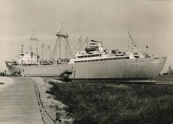 01bBHRn 01-01-31-166 Rostock-Schmarl Traditionsschiff Frieden