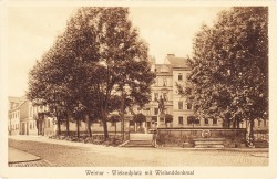 BIW 585 Weimar Wielandplatz mit Wielanddenkmal (44456) -hs