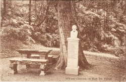COM     9 Weimar Wieland-Denkmal im Park von Tiefurt b -gs