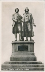 HPJ oN Weimar Goethe- und Schiller-Denkmal