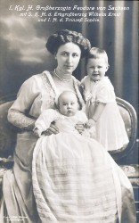 PWW oN Weimar Großherzogin Feodora mit Erbgroßherzog Wilhelm Ernst und Prinzeß Sophie PWW oN Weimar Großherzogin Feodora mit Erbgroßherzog Wilhelm Ernst und Prinzeß Sophie