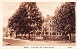 SCD   585 Weimar Wielandplatz mit Wielanddenkmal -gb