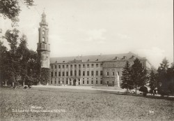 TCL 18 (W18) Weimar Schloss mit Kriegerdenkmal