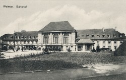 XXX oN Weimar Bahnhof 2a
