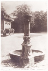 XXX oN Weimar Brunnen am Steinschen Haus -hs