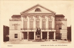 XXX oN Weimar Hoftheater mit Denkmal -hs
