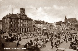 12SKZ 025 (329-025) Weimar Markt mit Rathaus