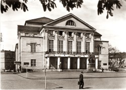 NFGa   3 Weimar Deutsches Nationaltheater (1966)