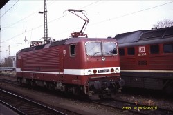 02715  -  04.04.1995 - Erfurt  -  143 366-3 -