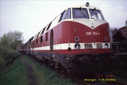 02892  -  27.04.1995 - Meiningen  -  228 724-1 - im RAW zerlegt